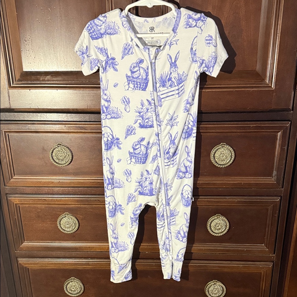 Bums & Roses 3T bunny rabbit toile bamboo sleeper